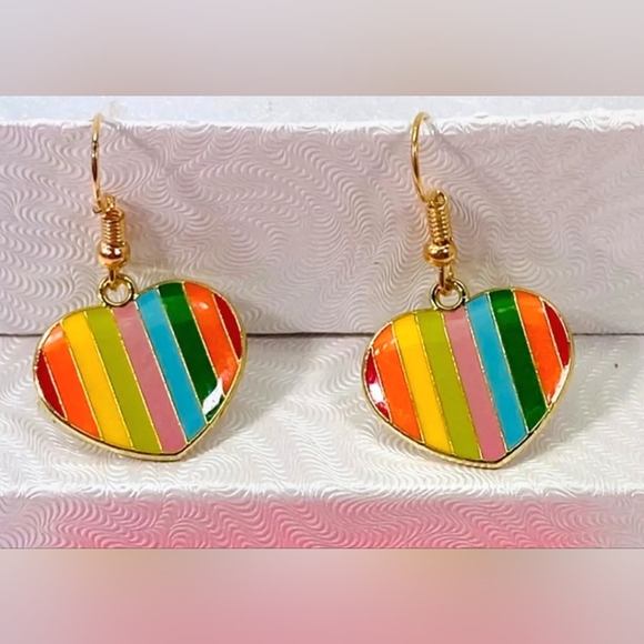 :RAINBOW HEARTS!" SUPER FUN RAINBOW HEART EARRINGS NEW! - Picture 5 of 7